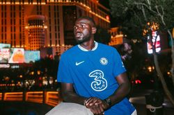 Koulibaly bị nghi ngờ khả năng thành công ở Chelsea