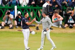 Rory McIlroy và Viktor Hovland cùng dẫn đầu trước vòng chung kết