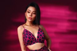 Bị người yêu bỏ vì ngoại hình, nữ ca sĩ 'Bốn chữ lắm' bất ngờ 'lột xác' khi giảm 20 kg trong 2 tháng