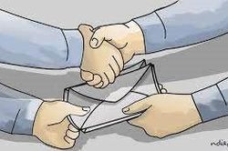 Hà Nội: Chủ tịch xã lấy tiền hỗ trợ dịch tả để 'vá' tiền 'đi Tết' cấp huyện