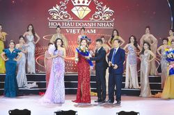 Doanh nhân Nguyễn Thị Tình đạt danh hiệu Người đẹp có nụ cười đẹp Hoa hậu Doanh nhân Việt Nam 2022