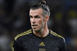 Bale gặp khó khăn trong ngày ra mắt CLB mới