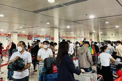 Hãng hàng không thu phí làm thủ tục nhanh ở sân bay, nên hay không?