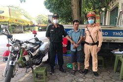 Kiểm tra nam thanh niên nghi vấn, cảnh sát 141 thu giữ 3 gói ma túy