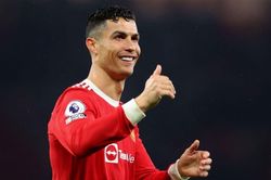 Erik ten Hag mở đường lui cho Ronaldo