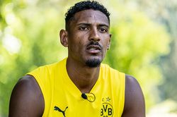 Tân binh đắt giá của Dortmund bị ung thư