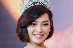 Nông Thúy Hằng: 'Chỉ là tin đồn, không có căn cứ tước vương miện tôi'