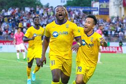 V-League bắt đầu 'ngay hàng, thẳng lối'
