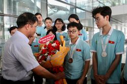 Bộ GD&ĐT chúc mừng thành tích xuất sắc của đoàn Olympic Sinh học quốc tế