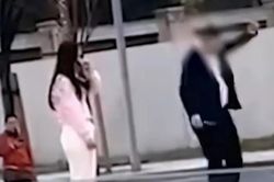Vợ cúi đầu, khóc lóc xin tha thứ vì trót 'lén lút' bên ngoài, chồng nén nhịn chỉ làm một điều