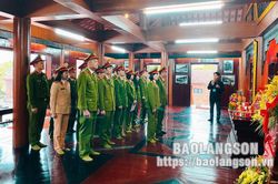 Công an Lạng Sơn: Sôi nổi thi đua hướng tới ngày truyền thống Cảnh sát Nhân dânTin khácNêu cao vai trò lãnh đạo công tác tư tưởng của Đảng trong giai đoạn mơíĐiểm tựa vững chắc cho người lao động
