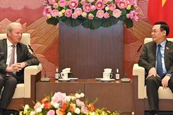 Chủ tịch Quốc hội Vương Đình Huệ tiếp Tổng Giám đốc điều hành Ngân hàng Thế giới