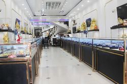 Vàng giảm giá sốc, nhiều cửa hàng ở Hà Nội vắng tanh