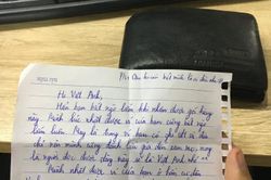 Bạn trẻ được người lạ trả lại ví bị mất kèm 'quà tặng' khiến dân mạng xao xuyến