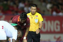 Trọng tài Hoàng Ngọc Hà lên tiếng sau khi bị CĐV Hải Phòng 'phun mưa' vào mặt
