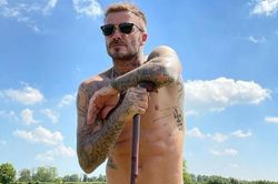 Cơ bụng của David Beckham trong ảnh chưa qua chỉnh sửa