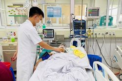 Bệnh cúm ở Hà Nội tăng mạnh, có ca phải thở máy