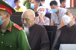 Bị cáo Lê Tùng Vân phủ nhận vai trò cầm đầu, cho rằng cáo trạng không đúng