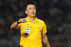 Trọng tài Hoàng Ngọc Hà: 'Tôi sốc vì bị tấn công'