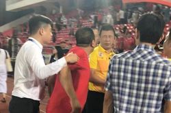 Cổ động viên Hải Phòng tấn công trọng tài bị cấm tới sân 3 năm
