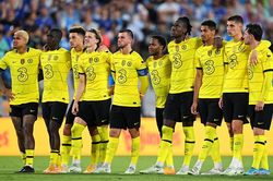 Sterling ra mắt, Chelsea thua sau loạt luân lưu trên đất Mỹ