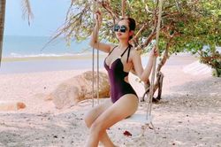 Jennifer Phạm diện áo tắm khoe dáng nuột nà đáng ngưỡng mộ dù đã có 4 con