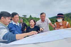 Khảo sát thực tế công tác trồng, quản lý rừng ở Đak Đoa