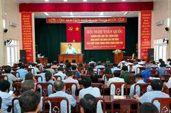 Hội nghị toàn quốc nghiên cứu, quán triệt các Nghị quyết Hội nghị Trung ương 5, khóa XIII
