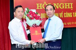 Công bố các quyết định về công tác cán bộ