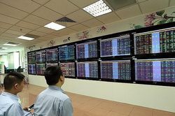 Thị trường chứng khoán hôm nay (22/7): Lực mua thận trọng, VN-Index vẫn 'lỗi hẹn' với ngưỡng 1.200 điểm