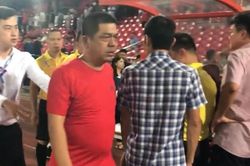 CĐV nhổ nước bọt vào trọng tài Hoàng Ngọc Hà làm xấu hình ảnh bóng đá Hải Phòng