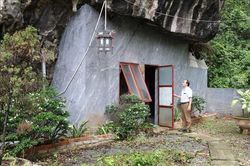 Thực hư phòng nghỉ 60 triệu đồng/đêm trong hang núi ở Hoa Lư