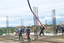 Vật liệu xây dựng trong 'vòng xoáy' tăng giá