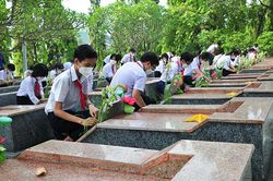 Trang nghiêm dọc đường thiên lý