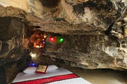 Phòng nghỉ trong hang có giá hơn 60 triệu đồng/ đêm ở Ninh Bình: Thực hư là thế nào?