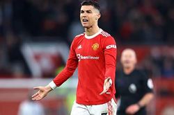 Ronaldo sẵn sàng giảm 30% lương để tìm đội mới