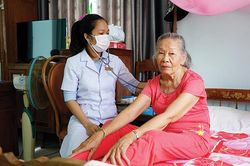 Ấm áp nghĩa tình tại Trung tâm Điều dưỡng người có công và Bảo trợ xã hội