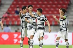 Soi kèo nhà cái Hàn Quốc vs Hong Kong. Nhận định, dự đoán cúp bóng đá Đông Á 2022 (14h00, 24/7)