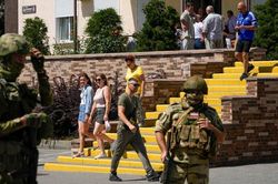 Ukraine kêu gọi công dân tiết lộ vị trí lực lượng Nga, Moscow phủ nhận tập kích Odesa