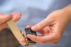 Gí súng vào đầu khách cướp đồng hồ '7 tỷ', quay lại xin lỗi vì phát hiện hàng giả