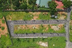 Hết 'sốt đất', nhà đầu tư mắc kẹt tại đất ven đô