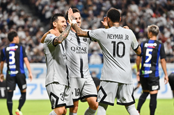 Gamba Osaka 2-6 PSG: Messi, Neymar và Mbappe đều tỏa sáng