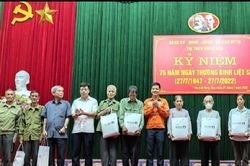 Công ty Núi Pháo tri ân người có công với cách mạng