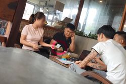 'Cò' hộ chiếu tại Hà Nội: 2,5 triệu đồng, làm trong 2 ngày