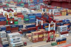 IMF hạ dự báo tăng trưởng kinh tế toàn cầu