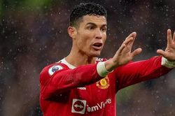 Ronaldo trở lại Man Utd để bàn về tương lai