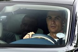 Ronaldo hết cơ hội khoác áo Atletico Madrid