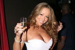 Mariah Carey chi 375.000 USD đi nghỉ dưỡng