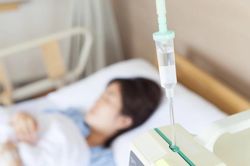 Cô gái Hà Nội hôn mê sâu sau khi hút thuốc lá điện tử bạn mời