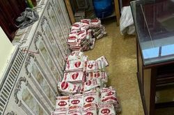 Nam Định: 'Mặc áo' Ajinomoto, Miwon cho mì chính Trung Quốc mang đi tiêu thụ